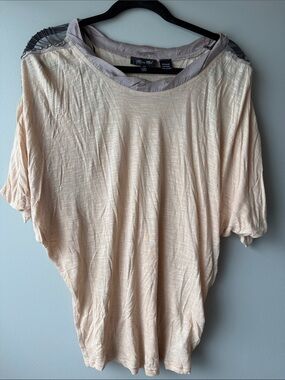 Miss Me Light Peach Short Sleeve Women’s Top Contrast Neckline chain sleeve L